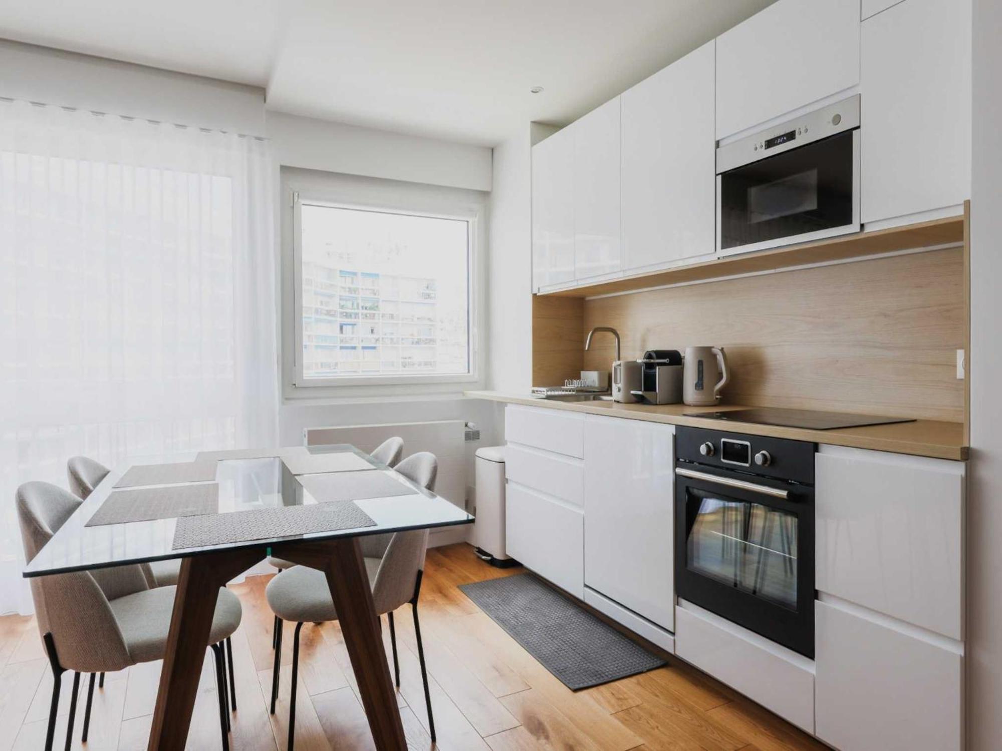 Apartment Exceptional 2 Balconies - 2bd 4p - Montmartre *